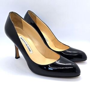 MANOLO BLAHNIK Black Patent Pumps IT36/US6